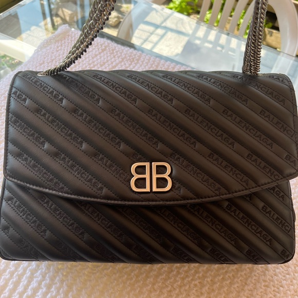 BALENCIAGA Calfskin BB Matelasse Large Chain Shoulder Bag. - Picture 3 of 13